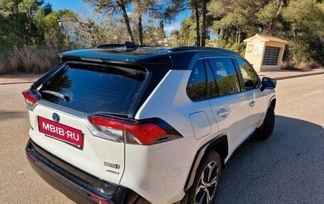 Toyota RAV4, 2021 год, 3 730 000 рублей, 3 фотография