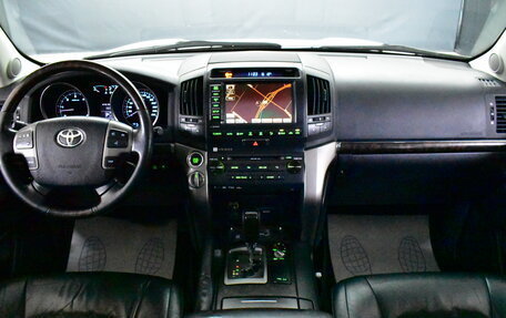 Toyota Land Cruiser 200, 2011 год, 3 380 000 рублей, 10 фотография