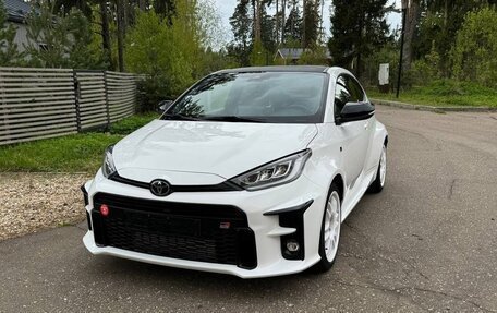 Toyota Yaris, 2020 год, 5 299 000 рублей, 2 фотография