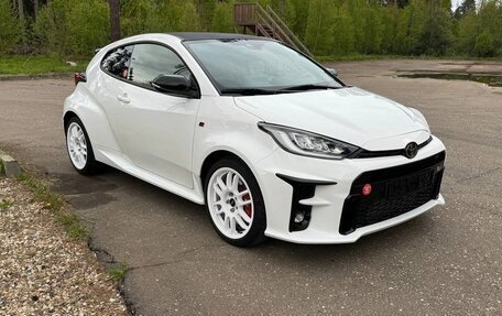 Toyota Yaris, 2020 год, 5 299 000 рублей, 4 фотография