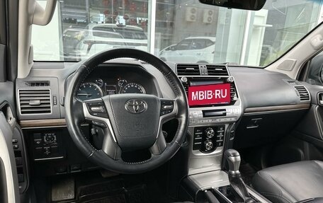 Toyota Land Cruiser Prado 150 рестайлинг 2, 2019 год, 5 825 000 рублей, 6 фотография