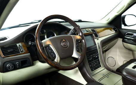 Cadillac Escalade III, 2012 год, 2 478 000 рублей, 13 фотография