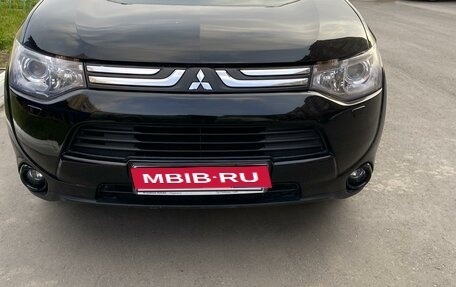 Mitsubishi Outlander III рестайлинг 3, 2013 год, 1 950 000 рублей, 1 фотография