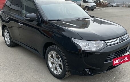 Mitsubishi Outlander III рестайлинг 3, 2013 год, 1 950 000 рублей, 7 фотография