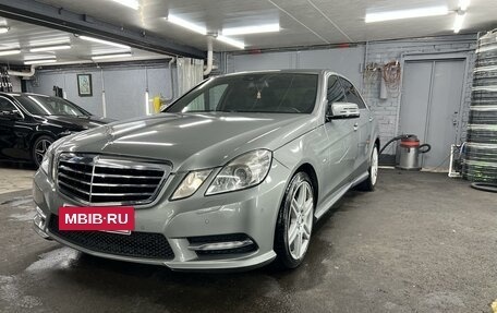 Mercedes-Benz E-Класс, 2012 год, 1 950 000 рублей, 2 фотография