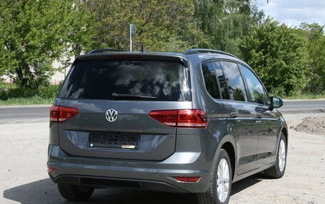 Volkswagen Touran III, 2019 год, 2 420 000 рублей, 5 фотография