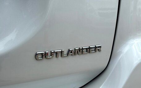 Mitsubishi Outlander III рестайлинг 3, 2019 год, 2 700 000 рублей, 14 фотография
