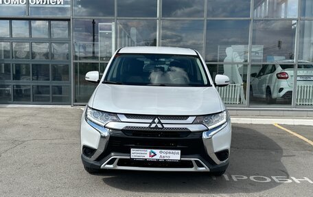 Mitsubishi Outlander III рестайлинг 3, 2019 год, 2 499 990 рублей, 2 фотография