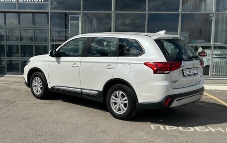 Mitsubishi Outlander III рестайлинг 3, 2019 год, 2 499 990 рублей, 6 фотография