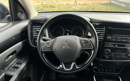 Mitsubishi Outlander III рестайлинг 3, 2019 год, 2 499 990 рублей, 12 фотография