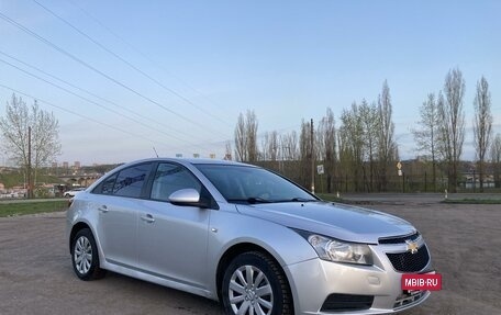 Chevrolet Cruze II, 2009 год, 598 000 рублей, 3 фотография