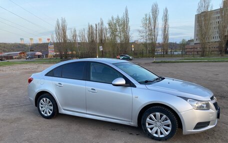 Chevrolet Cruze II, 2009 год, 598 000 рублей, 7 фотография