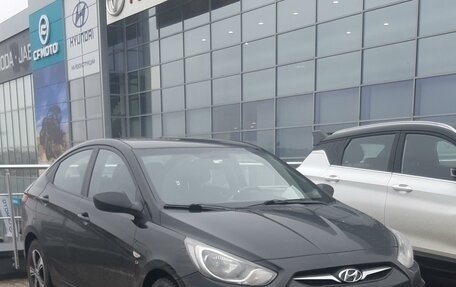 Hyundai Solaris II рестайлинг, 2013 год, 990 000 рублей, 2 фотография