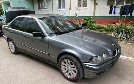 BMW 3 серия, 1992 год, 270 000 рублей, 1 фотография