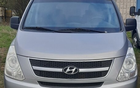 Hyundai Grand Starex Grand Starex I рестайлинг 2, 2011 год, 1 530 000 рублей, 2 фотография