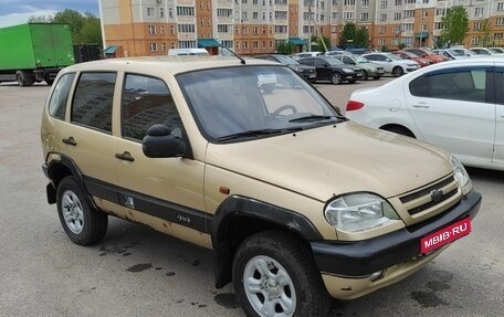 Chevrolet Niva I рестайлинг, 2004 год, 340 000 рублей, 1 фотография