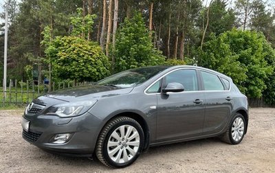 Opel Astra J, 2011 год, 825 000 рублей, 1 фотография