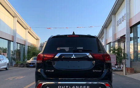 Mitsubishi Outlander III рестайлинг 3, 2020 год, 2 320 000 рублей, 5 фотография