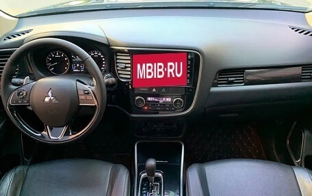 Mitsubishi Outlander III рестайлинг 3, 2020 год, 2 320 000 рублей, 7 фотография