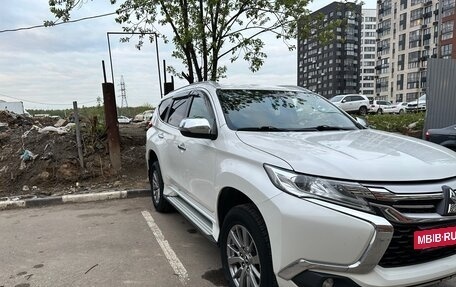 Mitsubishi Pajero Sport III рестайлинг, 2018 год, 3 499 999 рублей, 3 фотография