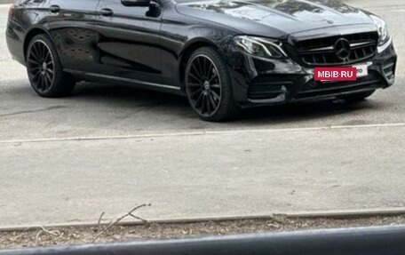 Mercedes-Benz E-Класс, 2019 год, 2 000 000 рублей, 2 фотография