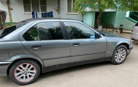 BMW 3 серия, 1992 год, 270 000 рублей, 4 фотография