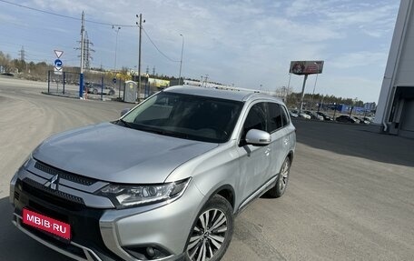 Mitsubishi Outlander III рестайлинг 3, 2018 год, 2 170 000 рублей, 1 фотография