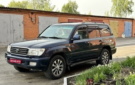 Toyota Land Cruiser 100 рестайлинг 2, 2000 год, 1 700 000 рублей, 1 фотография