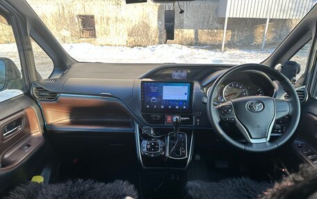 Toyota Voxy III, 2016 год, 2 200 000 рублей, 7 фотография