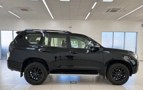 Toyota Land Cruiser Prado 150 рестайлинг 2, 2021 год, 6 950 000 рублей, 7 фотография