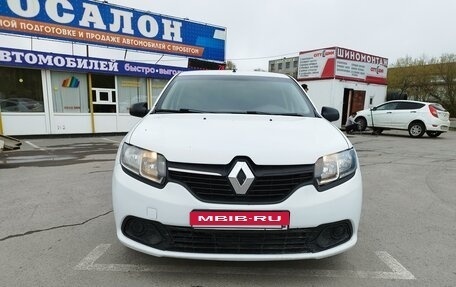 Renault Logan II, 2017 год, 600 000 рублей, 2 фотография