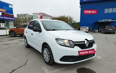 Renault Logan II, 2017 год, 600 000 рублей, 3 фотография