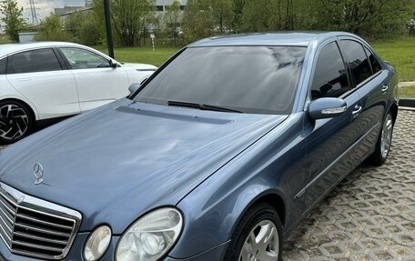 Mercedes-Benz E-Класс, 2003 год, 850 000 рублей, 3 фотография