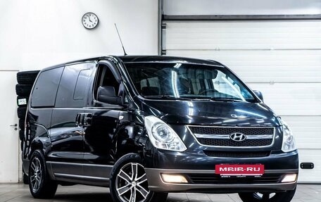 Hyundai H-1 II рестайлинг, 2008 год, 1 189 000 рублей, 2 фотография