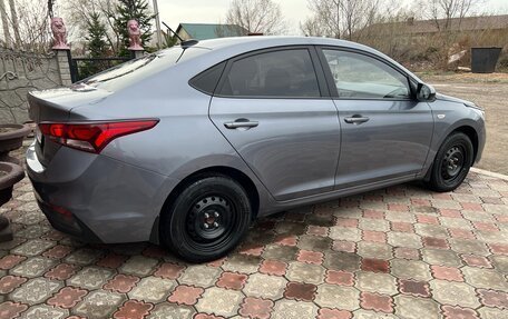 Hyundai Solaris II рестайлинг, 2017 год, 1 320 000 рублей, 5 фотография