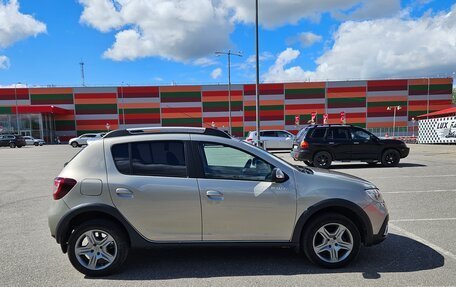 Renault Sandero II рестайлинг, 2020 год, 1 383 888 рублей, 2 фотография