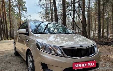 KIA Rio III рестайлинг, 2014 год, 1 000 000 рублей, 3 фотография