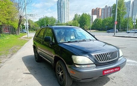 Lexus RX IV рестайлинг, 2000 год, 880 000 рублей, 2 фотография