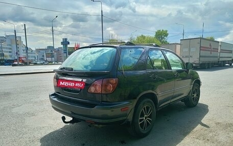 Lexus RX IV рестайлинг, 2000 год, 880 000 рублей, 3 фотография