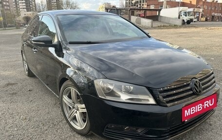 Volkswagen Passat B7, 2011 год, 1 085 000 рублей, 2 фотография