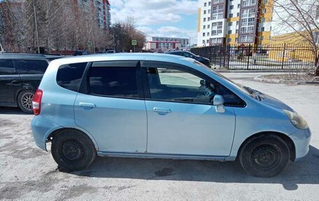 Honda Fit III, 2002 год, 385 000 рублей, 2 фотография