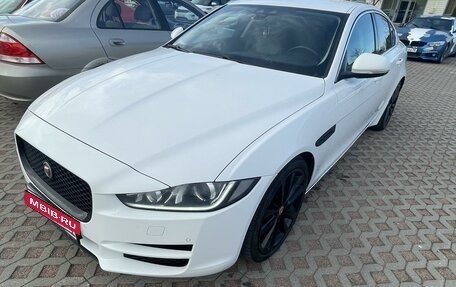 Jaguar XE I рестайлинг, 2015 год, 2 000 000 рублей, 1 фотография