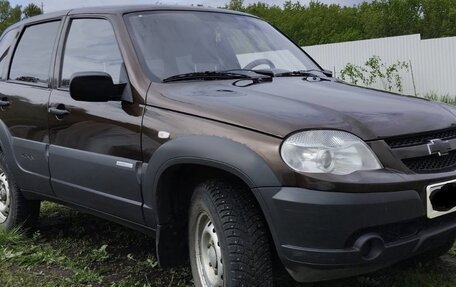 Chevrolet Niva I рестайлинг, 2011 год, 520 000 рублей, 2 фотография