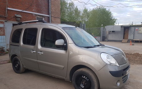 Renault Kangoo II рестайлинг, 2011 год, 850 000 рублей, 3 фотография