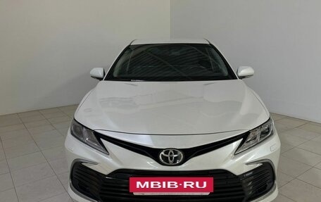Toyota Camry, 2021 год, 3 290 000 рублей, 2 фотография