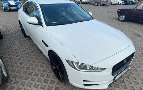 Jaguar XE I рестайлинг, 2015 год, 2 000 000 рублей, 2 фотография