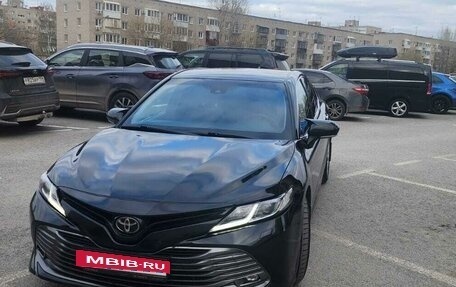 Toyota Camry, 2021 год, 3 550 000 рублей, 2 фотография