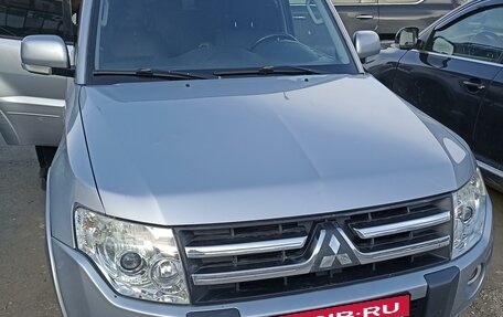 Mitsubishi Pajero IV, 2011 год, 1 950 000 рублей, 2 фотография