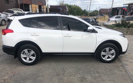 Toyota RAV4, 2014 год, 1 975 000 рублей, 2 фотография