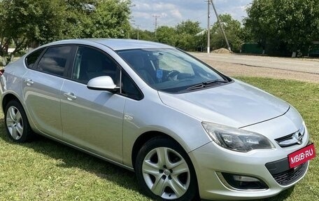 Opel Astra J, 2012 год, 1 000 000 рублей, 3 фотография